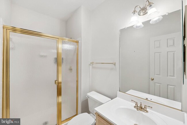 Building Photo - 15831 Glacier Ct