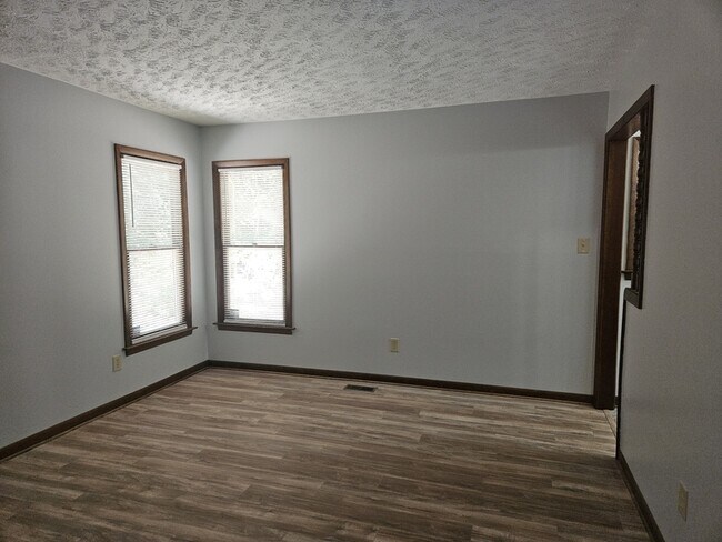 Building Photo - 5590 Bellflower St