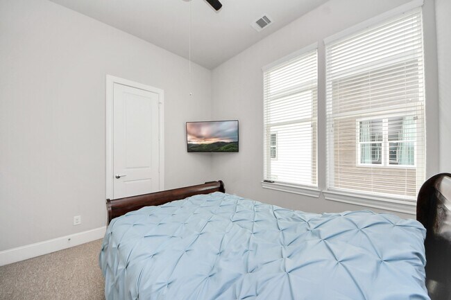 Building Photo - 9614 Riddlewood Ln