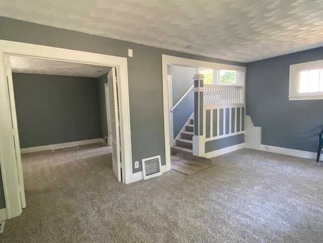 Building Photo - 937 Lawton St