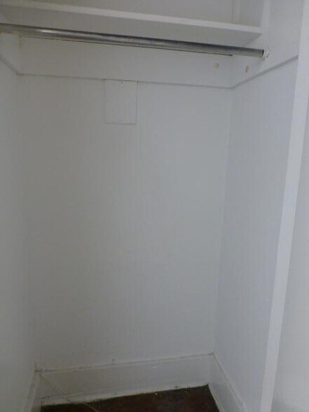 Building Photo - 120 Warren St