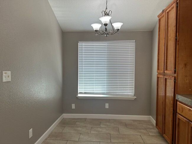 Building Photo - Completely remodeled home near Mountain Vi...