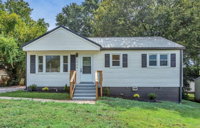 Building Photo - 1923 Overton Dr