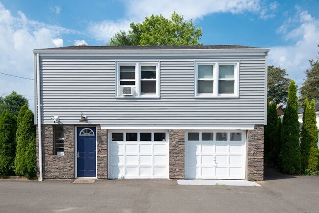 Building Photo - 51 Indian Neck Ave