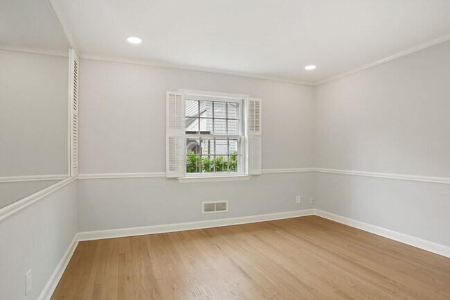 Building Photo - 35 Skylark Rd