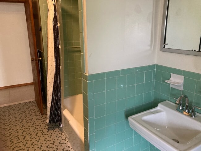 Building Photo - 1100 Chestnut St