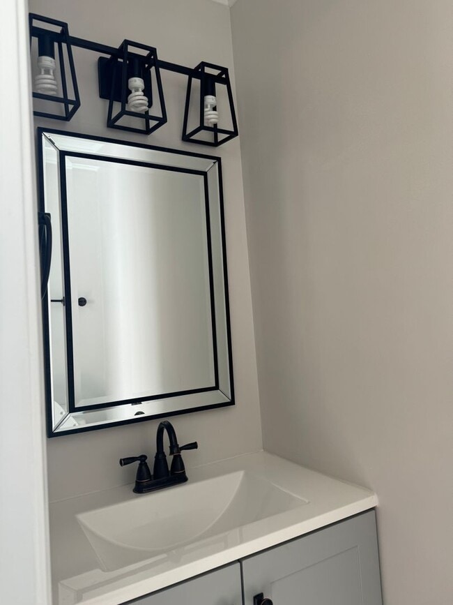 Building Photo - Yorkshire Downs Townhome