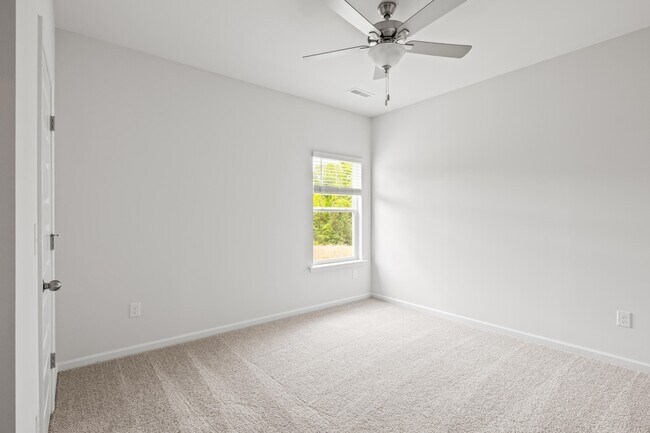 Building Photo - 326 Red Tail Dr