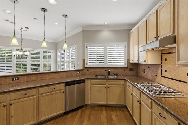 Building Photo - 5813 Miramonte Dr