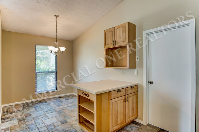 Building Photo - 3 Bedroom Home in Northwest Columbus