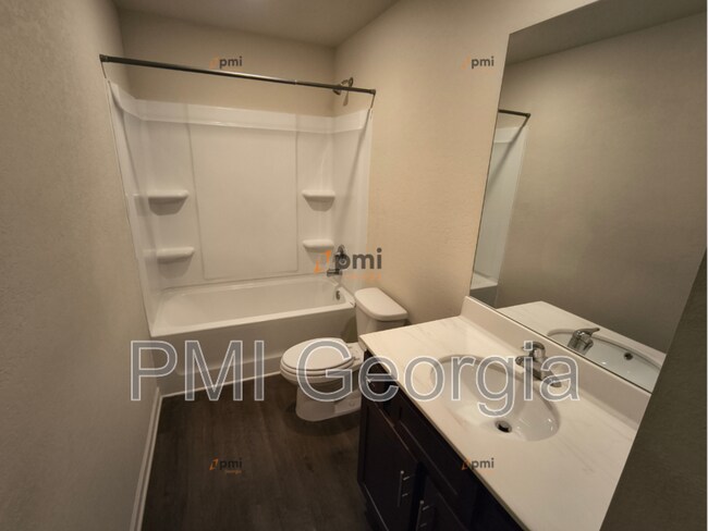Building Photo - 3541 Falconwood Dr