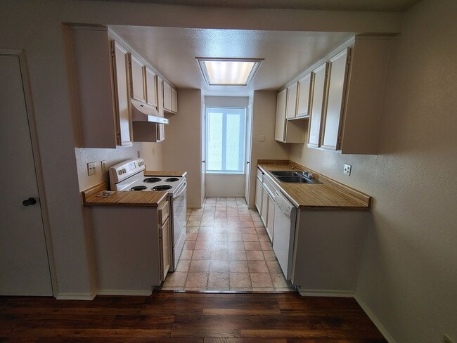 Building Photo - 1313 Floyd Ave