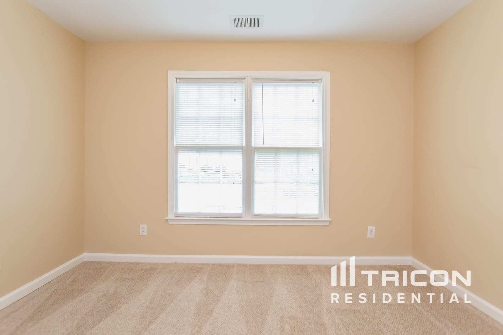 Building Photo - 4311 Hill View Dr