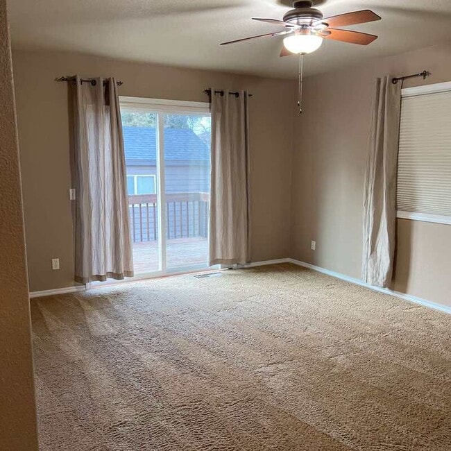 Building Photo - 2235 NW 15th St