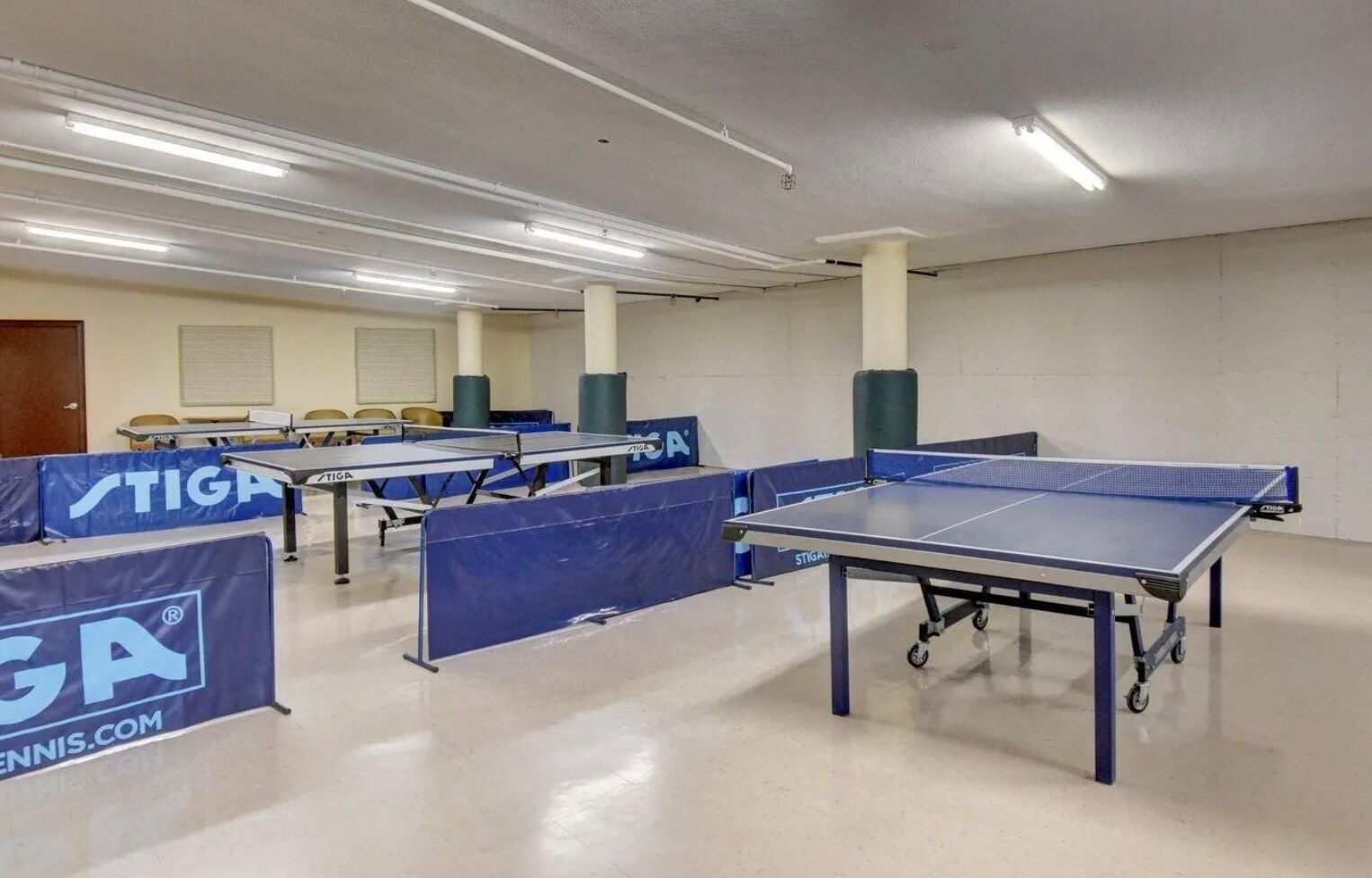Games room Club - 3004 Cornwall a