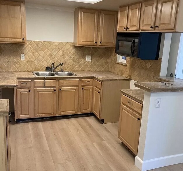 Building Photo - 224 Woodland Pkwy