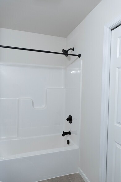 Building Photo - 87 Beech Tree Ct