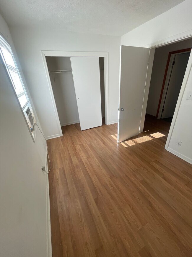 Building Photo - 205 S 37th St