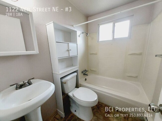 Building Photo - 1122 Neil St NE