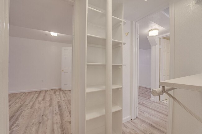 Building Photo - Beautiful 4 bed, 3.5 bath Home in Fort Collins Dakota Ridge Neighborhood