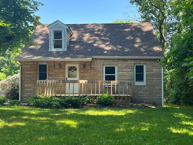 Building Photo - Quakertown Cape in Private Setting