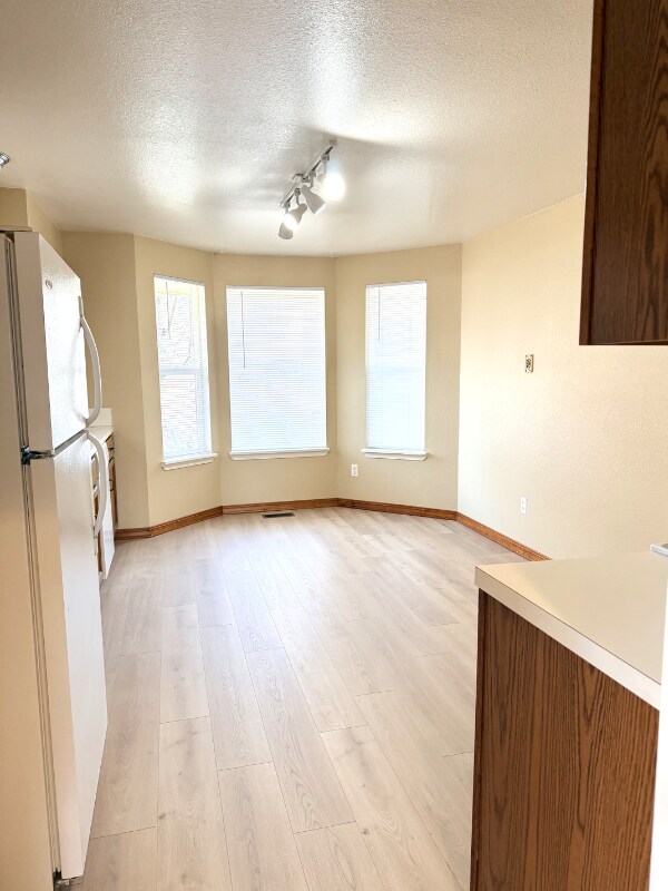 Building Photo - 4221 N Esten Pl