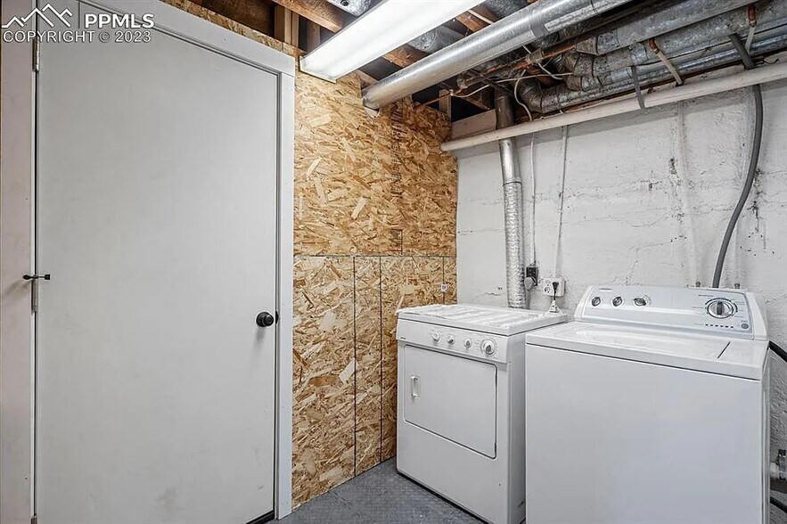 Building Photo - 1706 Arbor Way