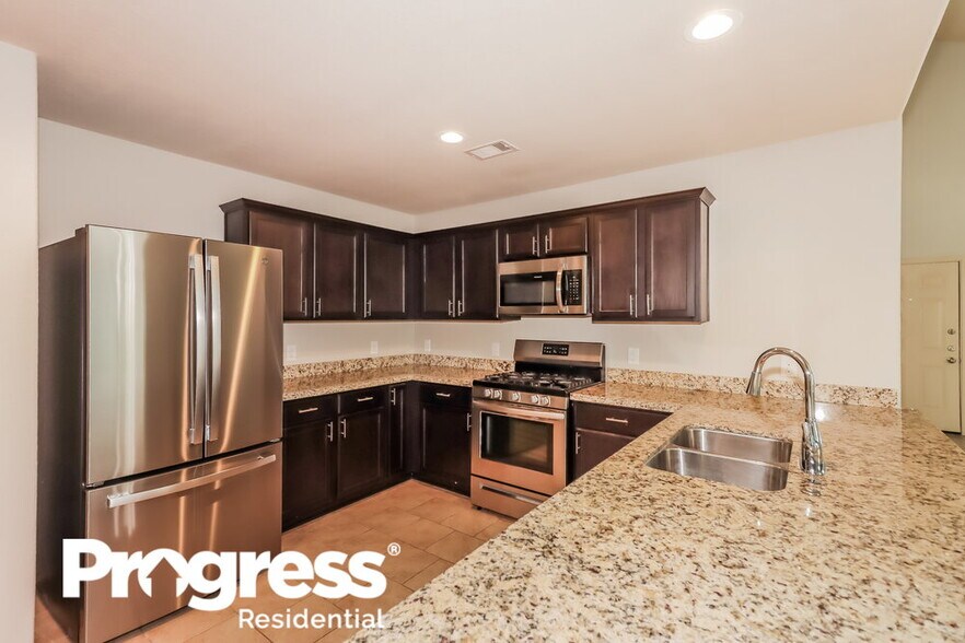 Building Photo - 23139 Robbers Nest Dr