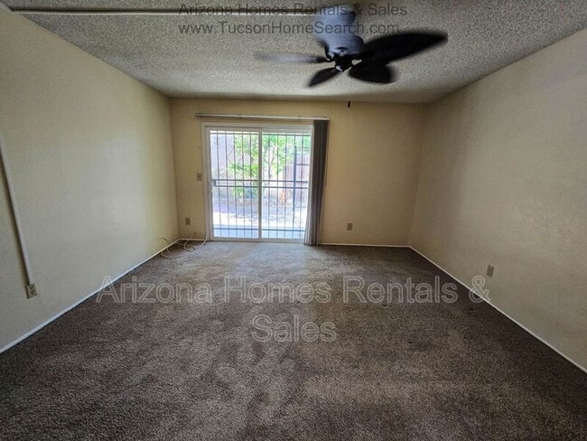 Building Photo - 510 W Cll Lago