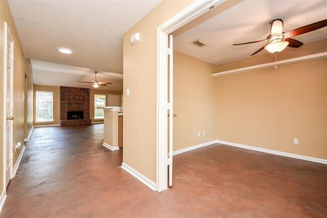 Building Photo - 22823 Williamschase Dr
