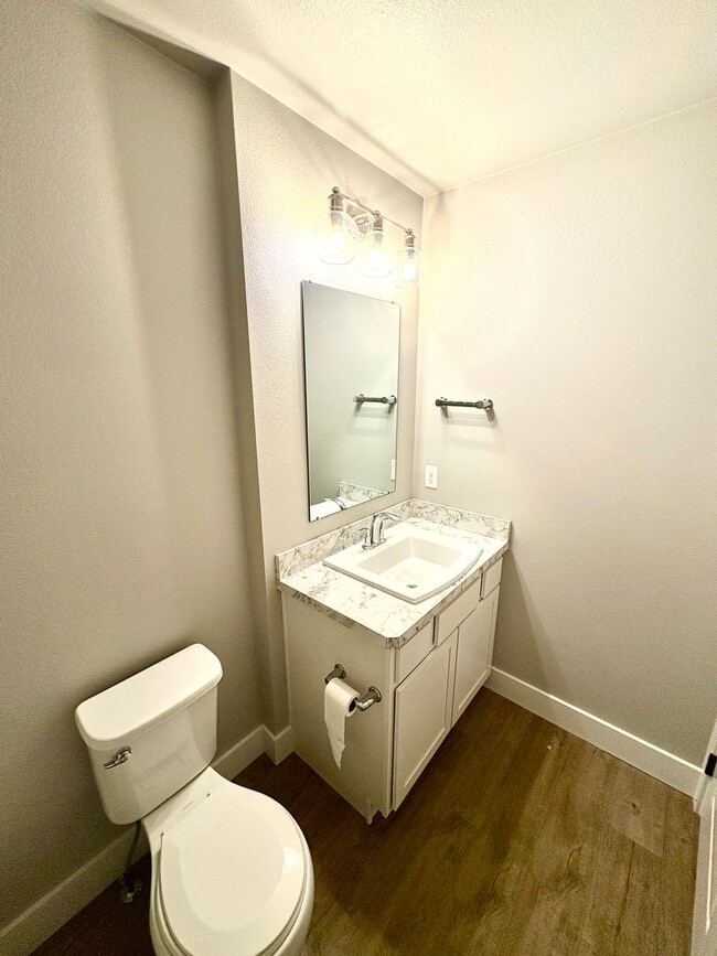 Building Photo - 2 Bedroom 2.5 Bathroom Duplex in the Annaf...