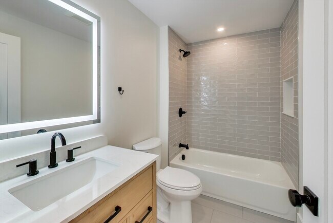 Building Photo - 2195 Dorchester Ave