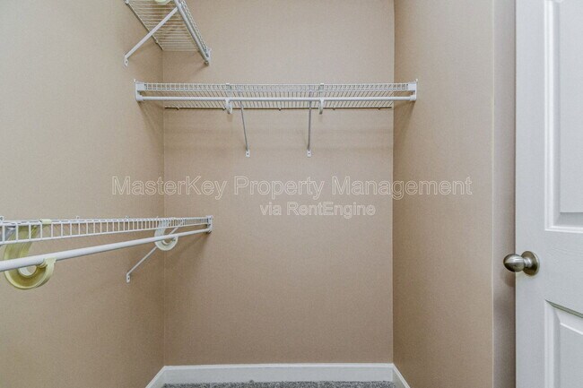 Building Photo - 225 Braxman Ln
