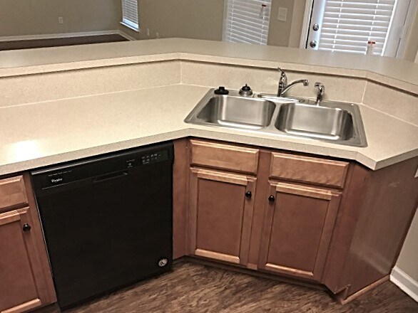 Building Photo - 121 Sterling Dr