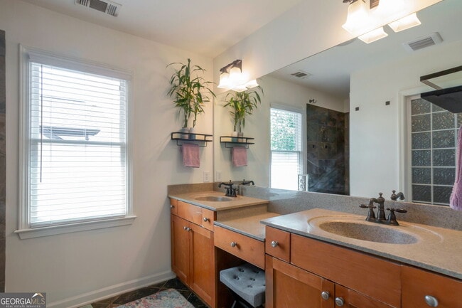 Building Photo - 2524 Kickerillo Way SE