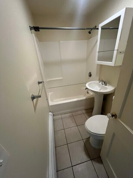 Building Photo - 34 Miles St