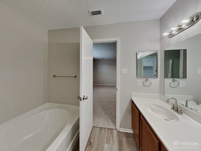 Building Photo - 5305 Riverflat Ct