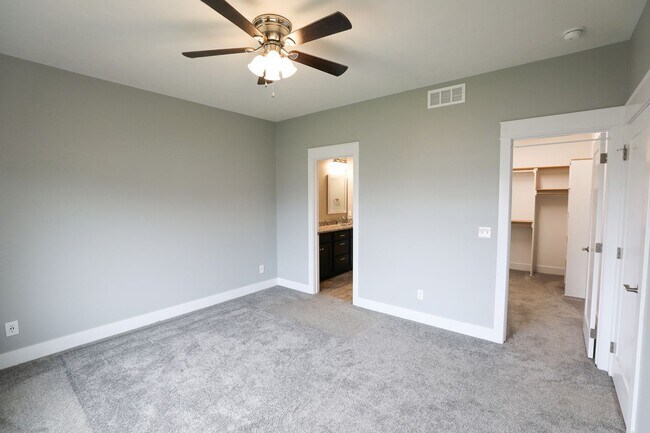 Building Photo - Beautiful Rental Home