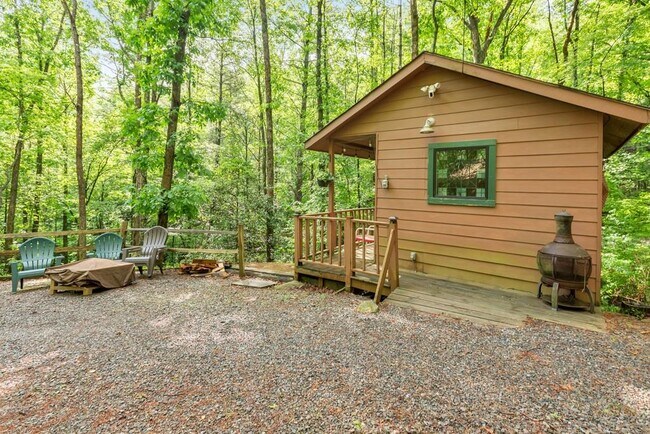 Building Photo - 9 Briar Creek Rd