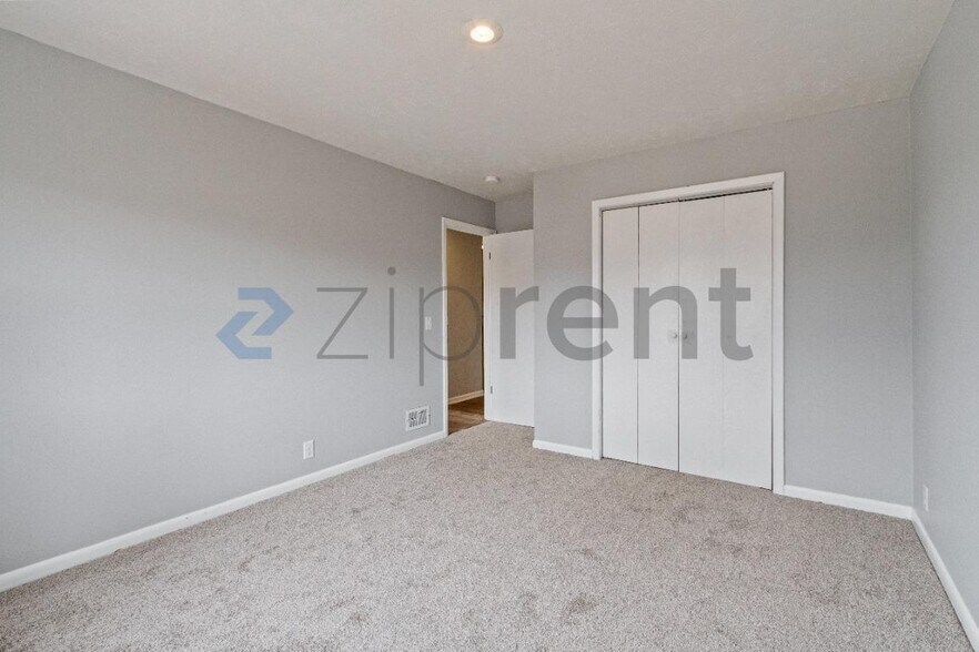 Building Photo - 3366 Craig Ave