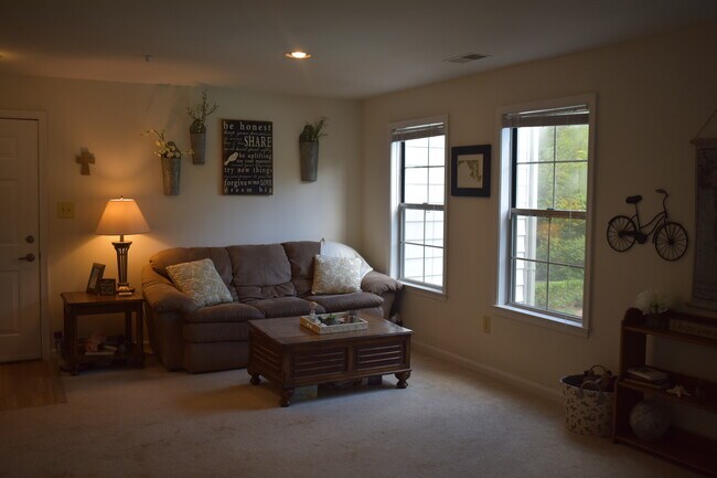 Building Photo - 9921 Gable Ridge Terrace