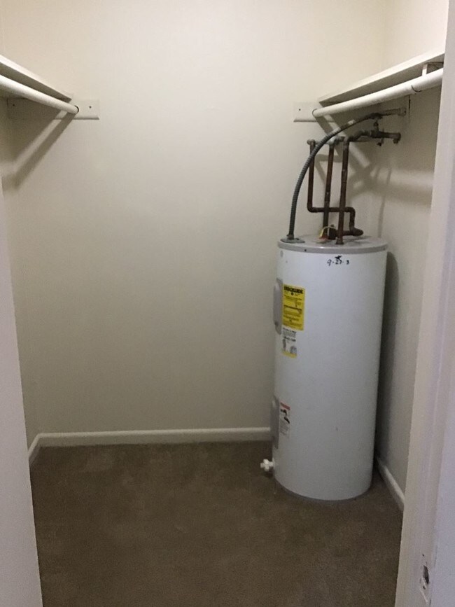 Building Photo - 1243 E Ocean View Ave