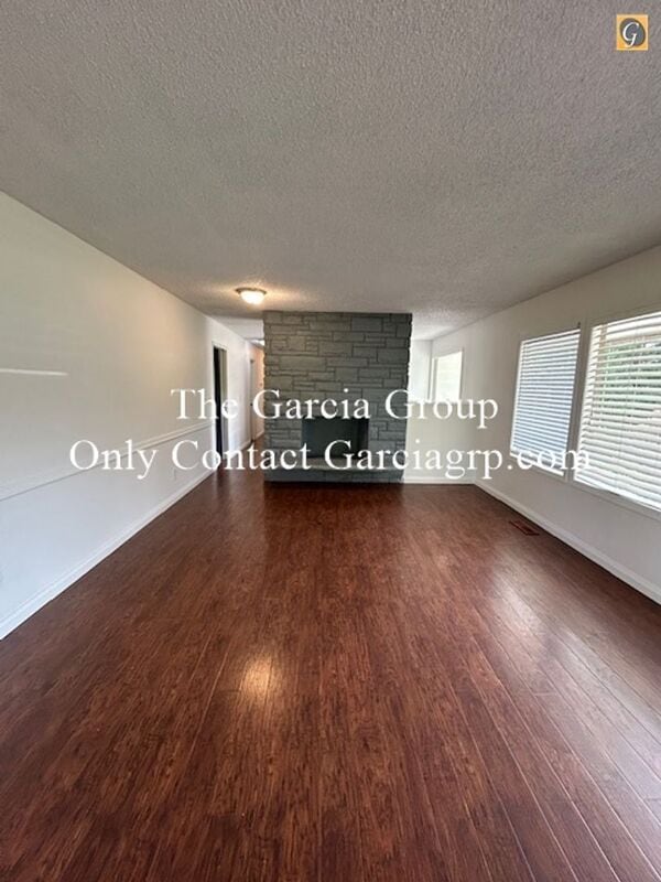 Building Photo - 17050 SE Gurnee Ave