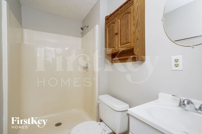 Building Photo - 5821 Buck Rill Dr