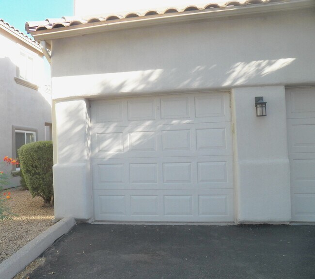 Building Photo - 9750 N Monterey Dr