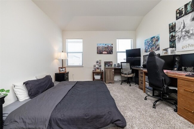 Building Photo - 1938 Madison Dr