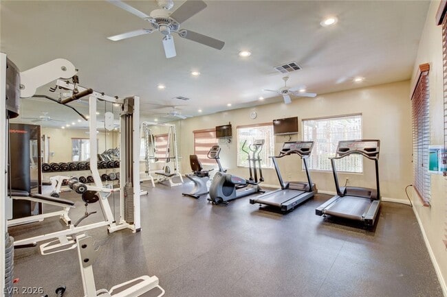 Building Photo - 2305 W Horizon Ridge Pkwy