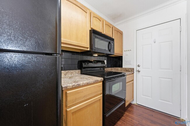 Building Photo - 313 Kenneth Blvd NW