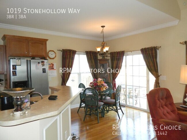 Building Photo - 1019 Stonehollow Way
