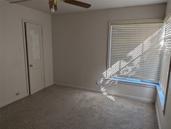 Building Photo - 5318 Angelo St